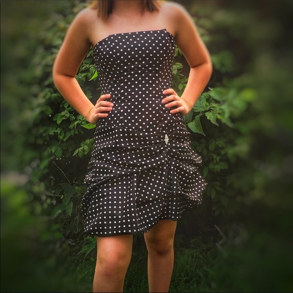 Masquerade Semi Formal Sleeveless Polkadot Dress 7 - Picture 2 of 8
